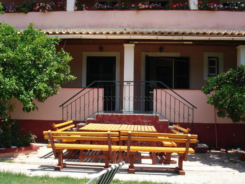 Villa Toula Dassia  Exteriör bild