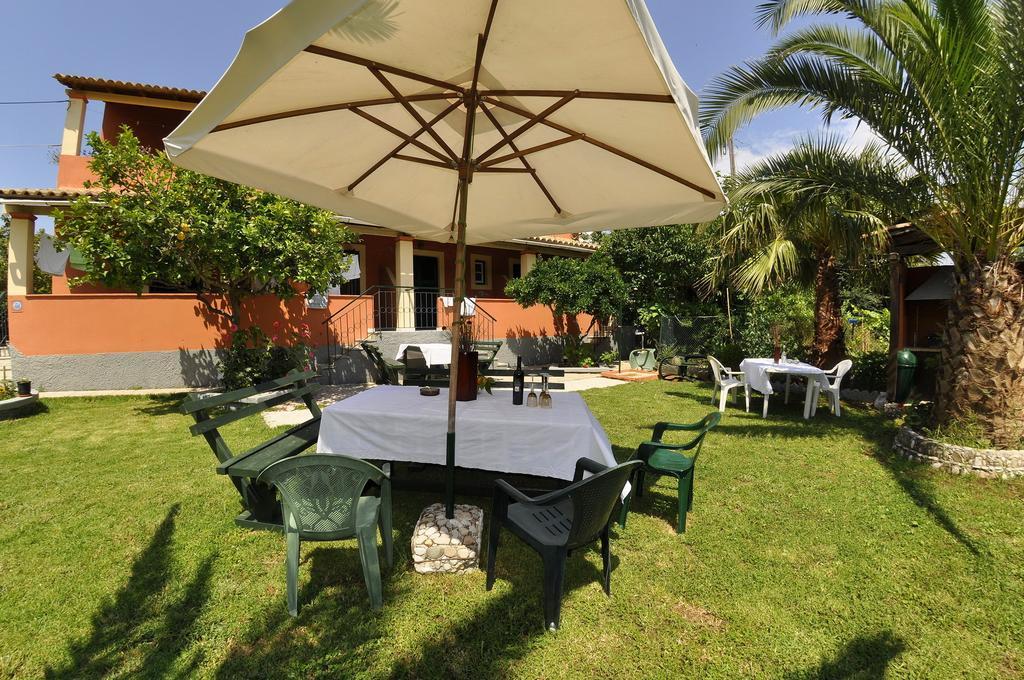 Villa Toula Dassia  Exteriör bild