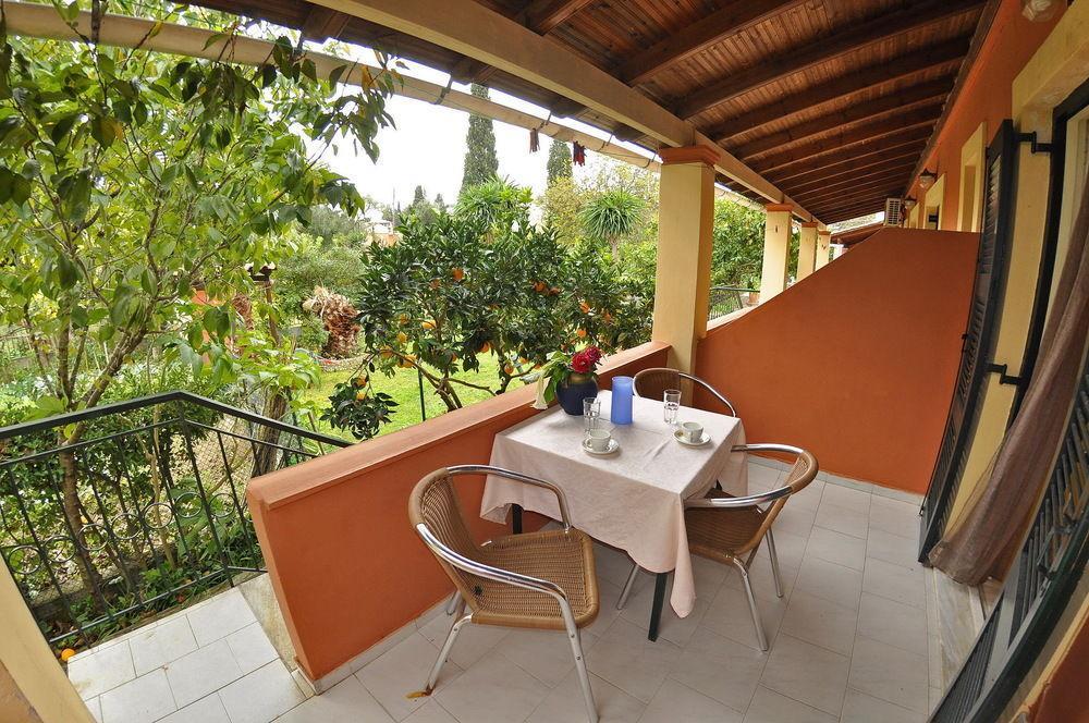 Villa Toula Dassia  Exteriör bild